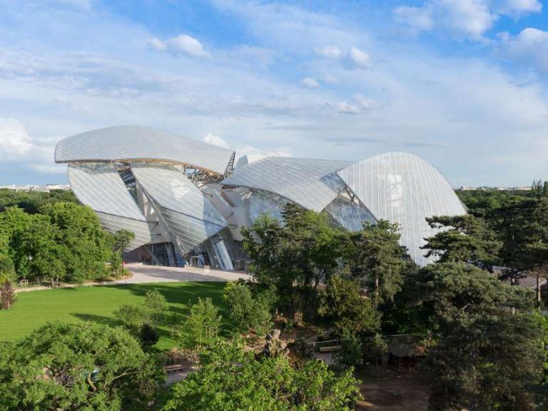 This is a picture of the outside of the fondation Louis Vuitton at Paris.