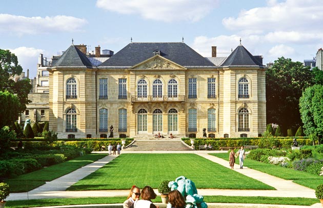 The is a picture of the exterior of the musée Rodin at Paris.