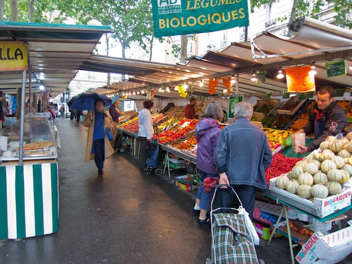 This a a picture of the marché Monge in Paris.