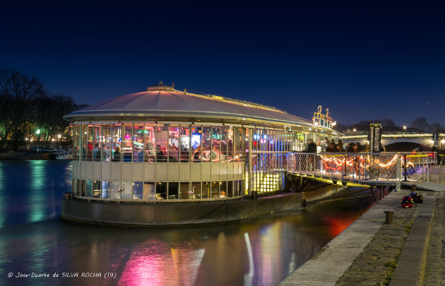 A good attractions in paris : a nightclub on a peniche