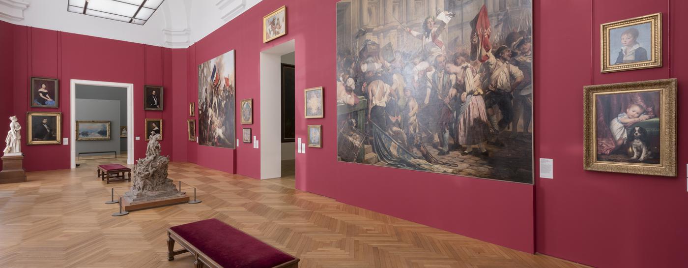 picture of the inside of the petit palais at Paris.