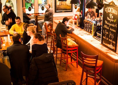 Picture of a nice pub and restaurant in Paris.