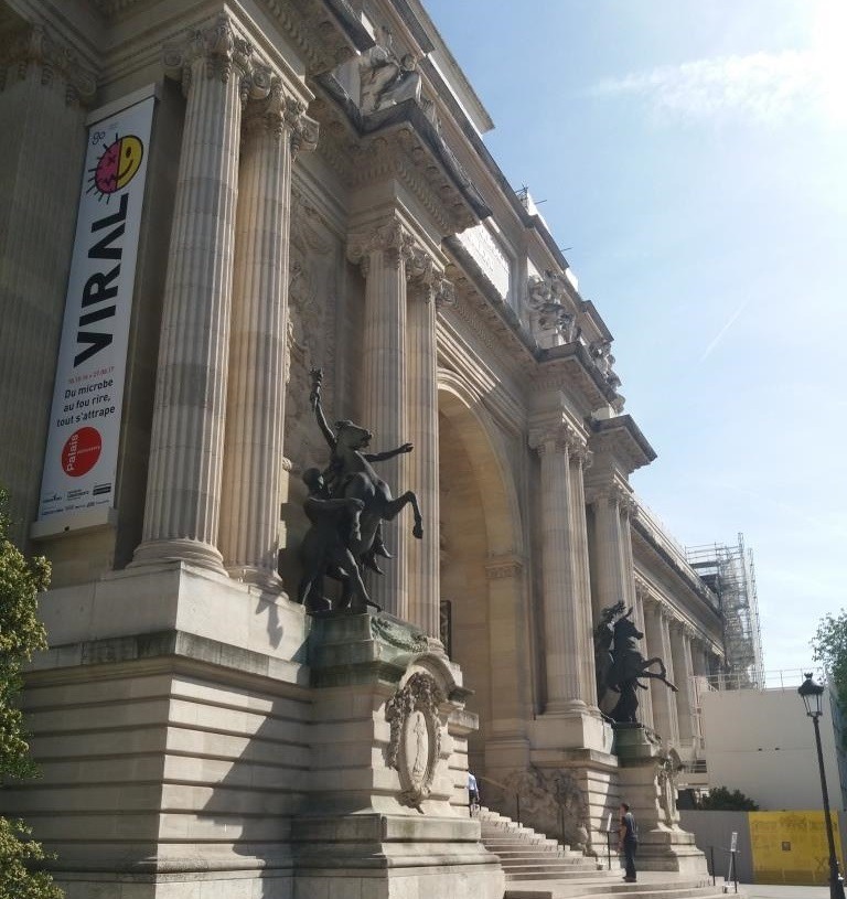 Outside the palais de la decouverte Paris