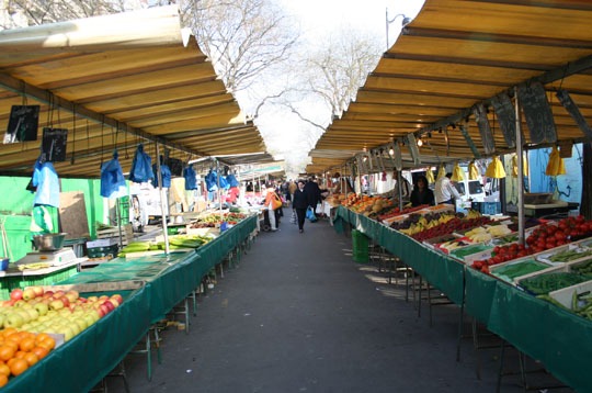 Picture of a market in Paris.