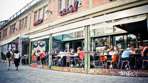 picture of a nice bar in paris.