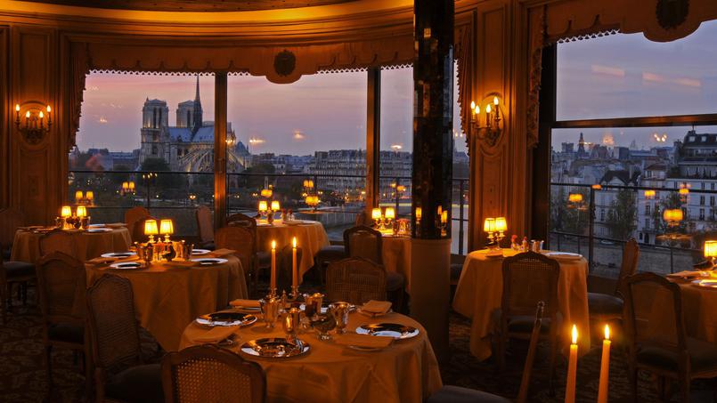 picture of a restaurant in paris.