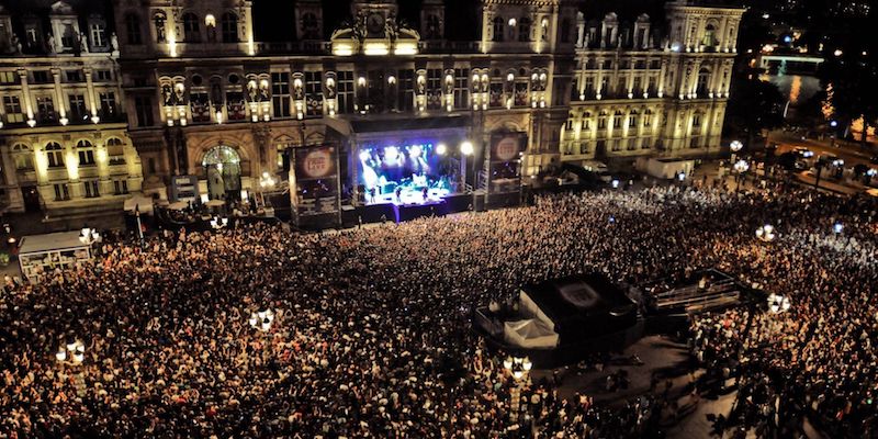Picture of a nice festival in Paris
